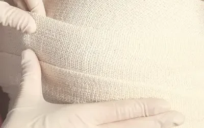 آیا لیفت سینه بدون جراحی ممکن است؟ بررسی کامل روش‌های غیرجراحی و جایگزین‌های لیفت سینه